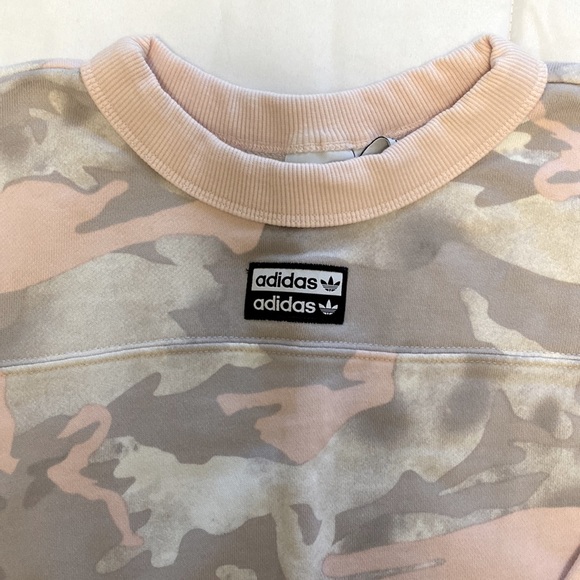 NWOT Adidas pink camo crop top sweater size small - Picture 5 of 6